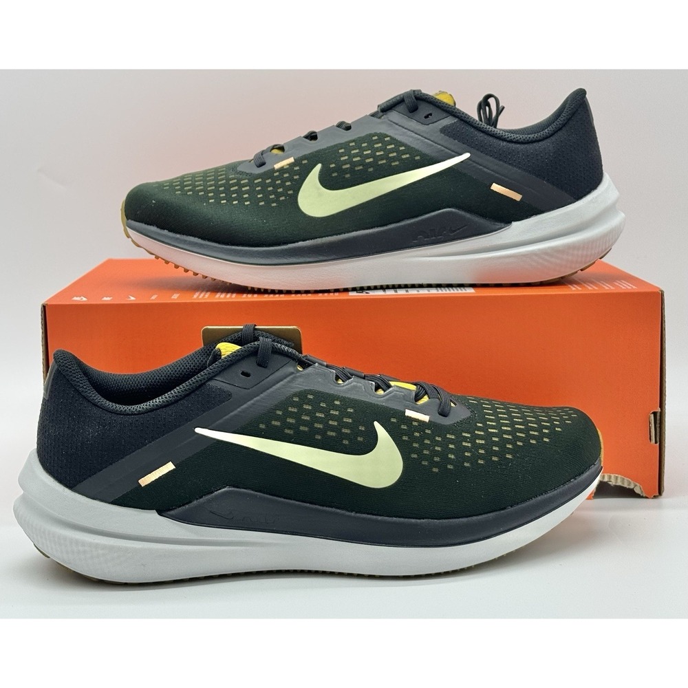 Nike Winflo 10 Black Bronzine Size 10.5 DV4022‎ 009
